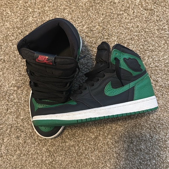 Men's size 7 Jordan 1 Retro Pine Green